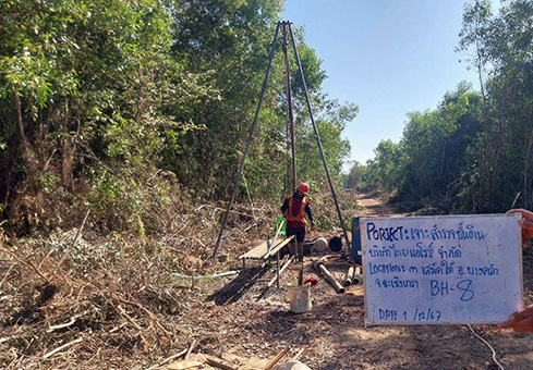 งานเจาะสำรวจดินสำหรับโครงการ Solar Farm จังหวัดฉะเชิงเทรา
